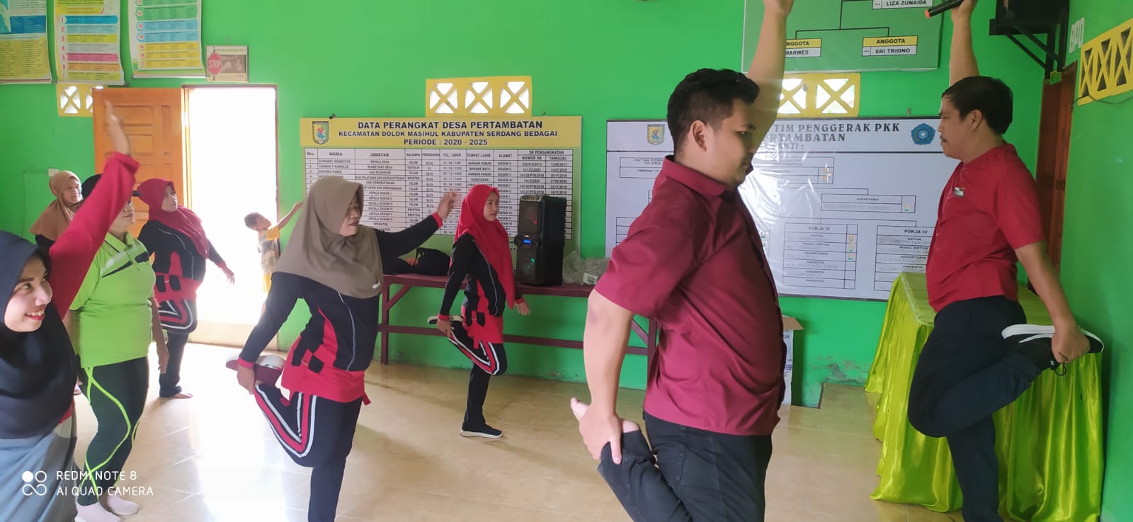 Dosen FIK Latih Ibu-ibu PKK Senam Kreasi Sumut