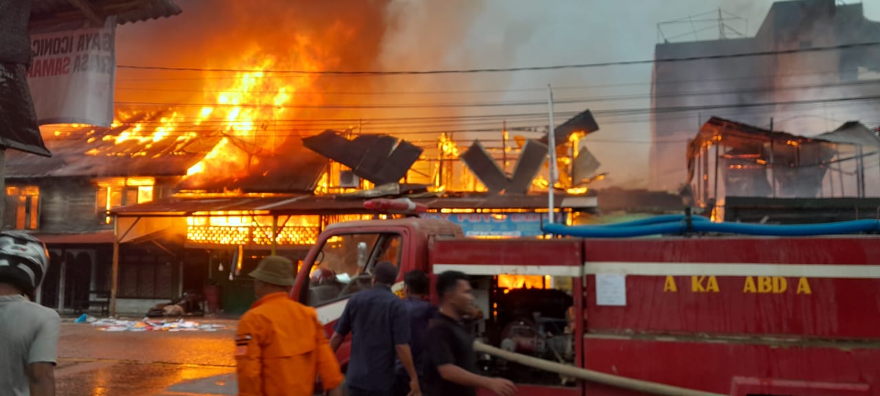 Jelang Maghrib, 8 Ruko Warga Abdya Habis Terbakar