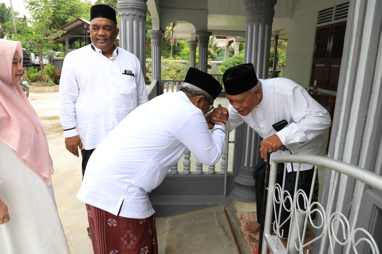 “Boh Drien Nyoe Diseudeukah Keu Loen Tuan Dari Tangse, Tapi Yang Pakek Droe Neuh Pak Pj”