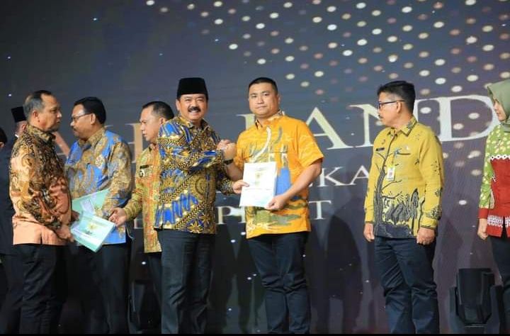 Kementerian ATR/BPN Serahkan 13 Sertifikat Tanah Aset Labura