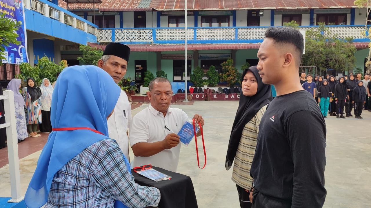 Kacabdin Tutup MPLS Di SMAN 3 Langsa