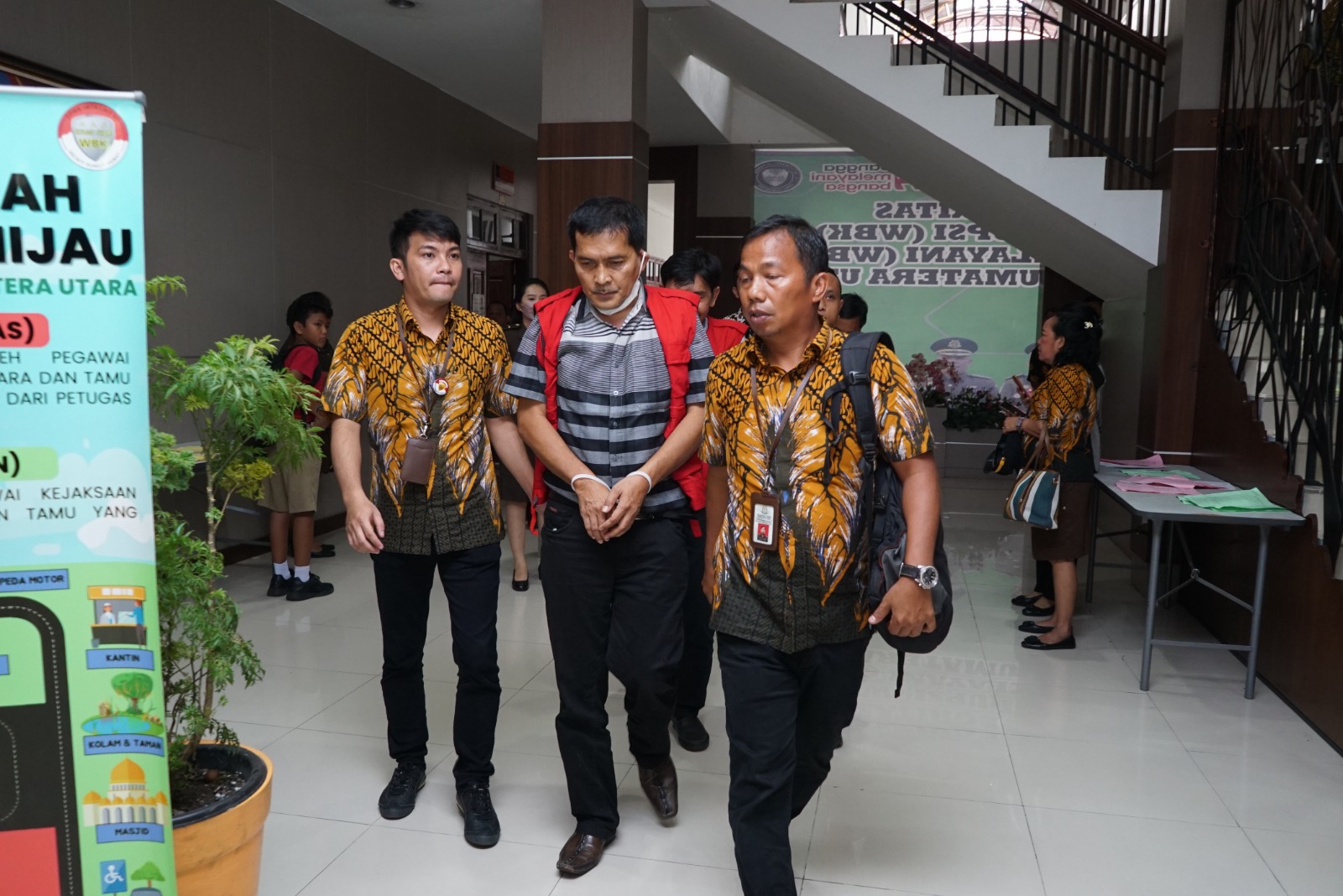 Kejati Sumut Tahan 3 Tersangka Korupsi Jalan Silangit-Muara