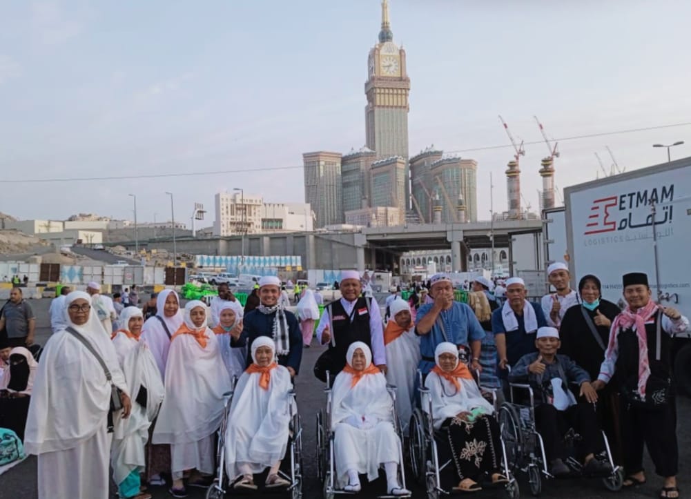 Ketua Kloter Dampingi Jamaah Saat Ibadah Ke Masjidil Haram