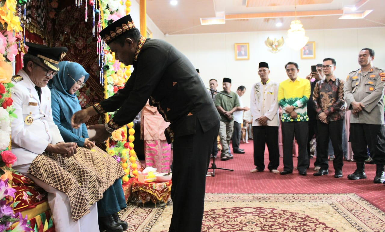 Dilantik Jadi Pj Bupati Aceh Singkil, Azmi Fokus Tangani Kemiskinan