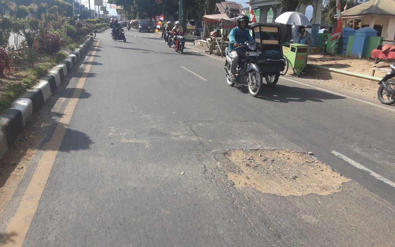 PPK Dinilai Tak Peduli Kondisi Jalan Nasional Di Kutacane