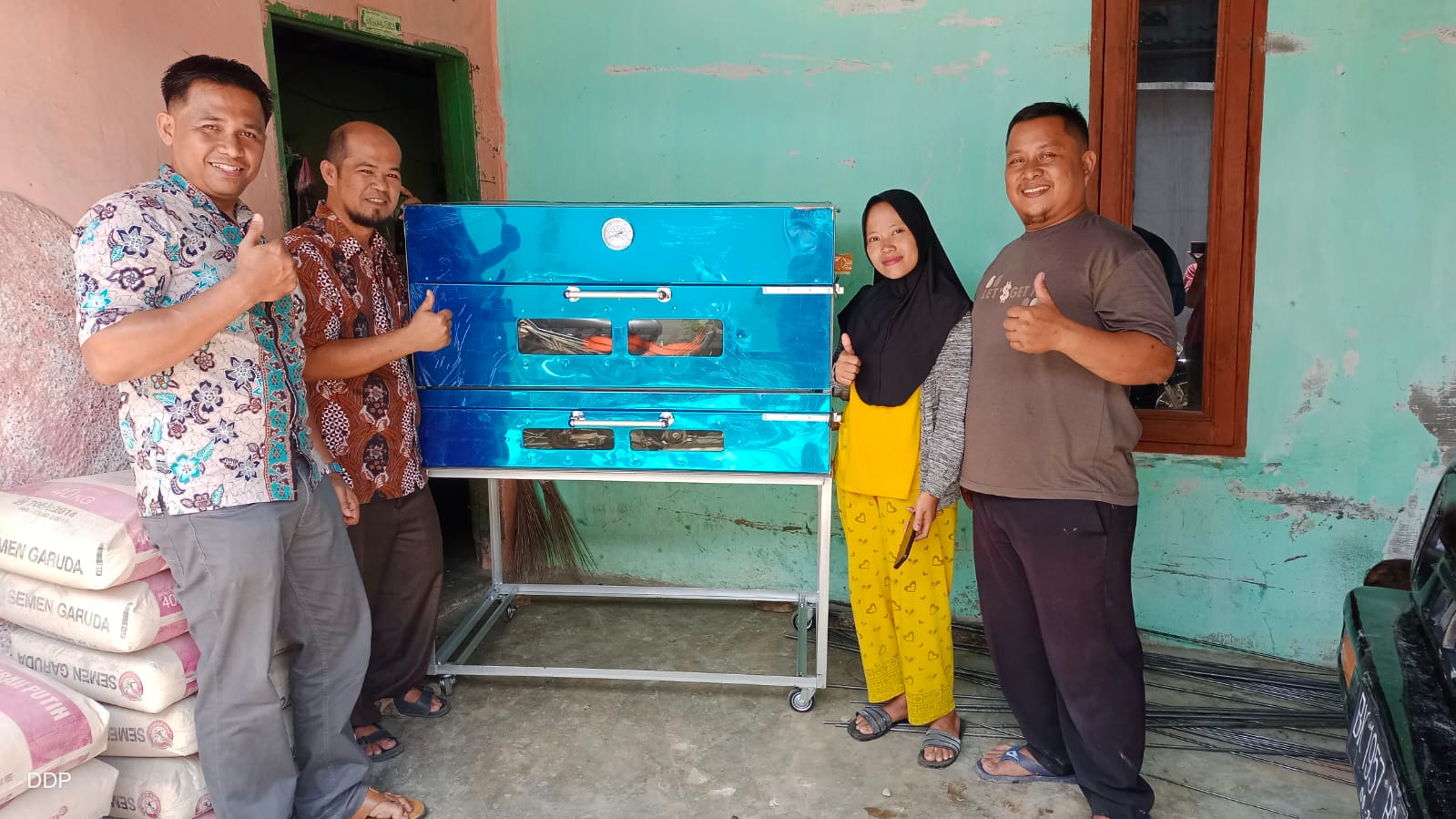 Tim PKM Dosen Unimed Bina Dapur Bunda Tingkatkan Produksi