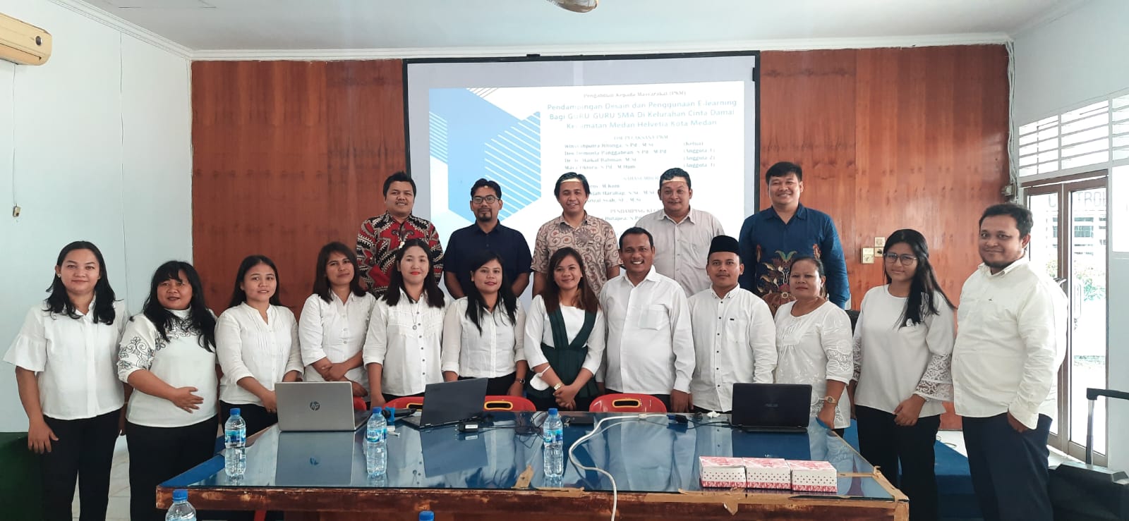 Tim PKM Dosen Unimed Perkenalkan Sistem E-Learning Di SMA Swasta Teladan Cinta Damai