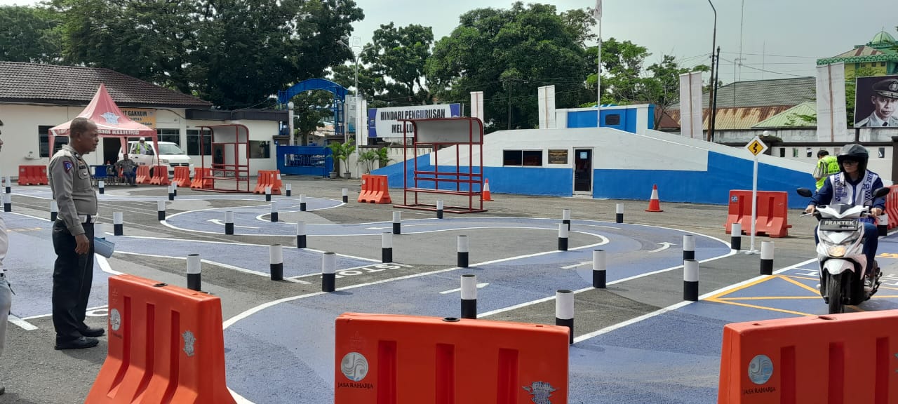 Ujian Praktek Pengurusan SIM Di Satlantas Polrestabes Medan Makin Mudah
