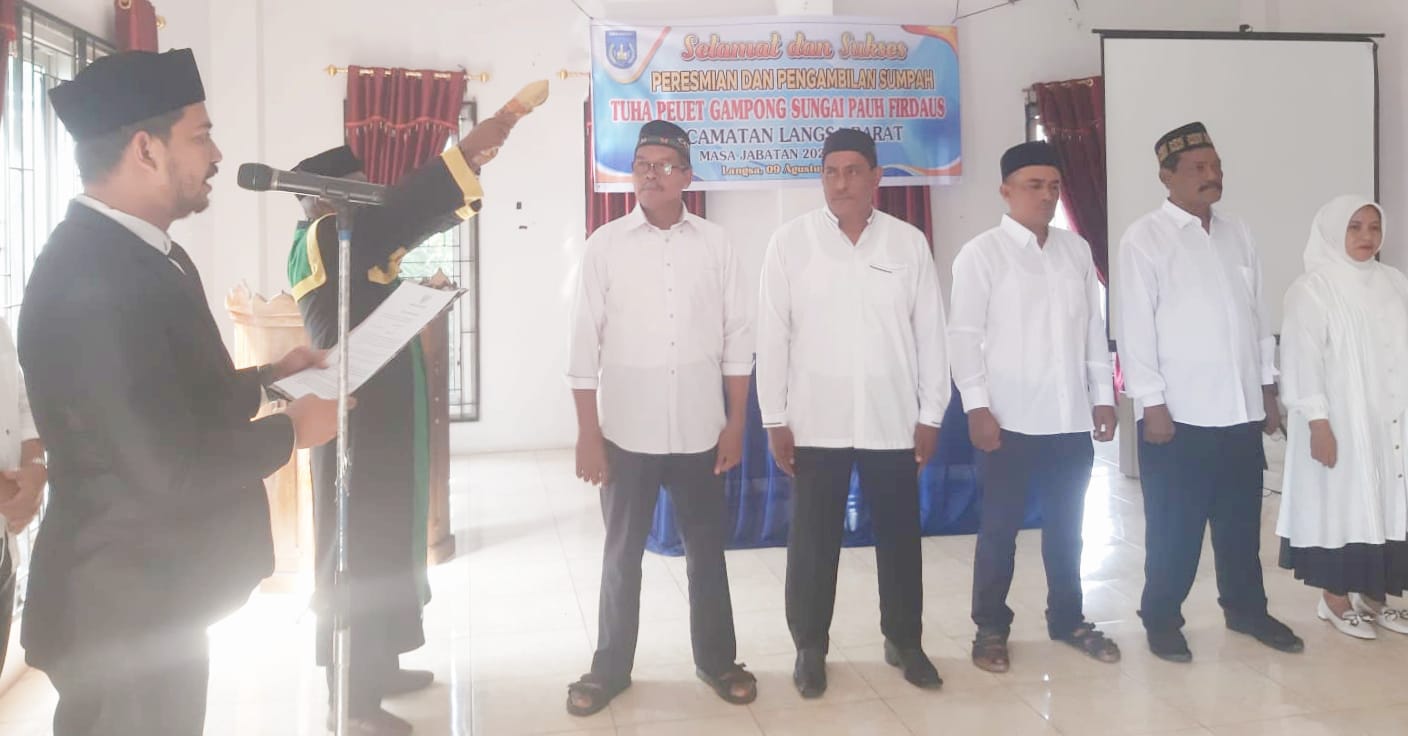 Camat Langsa Barat Lantik Tuha Peut Gampong Sungai Pauh Firdaus