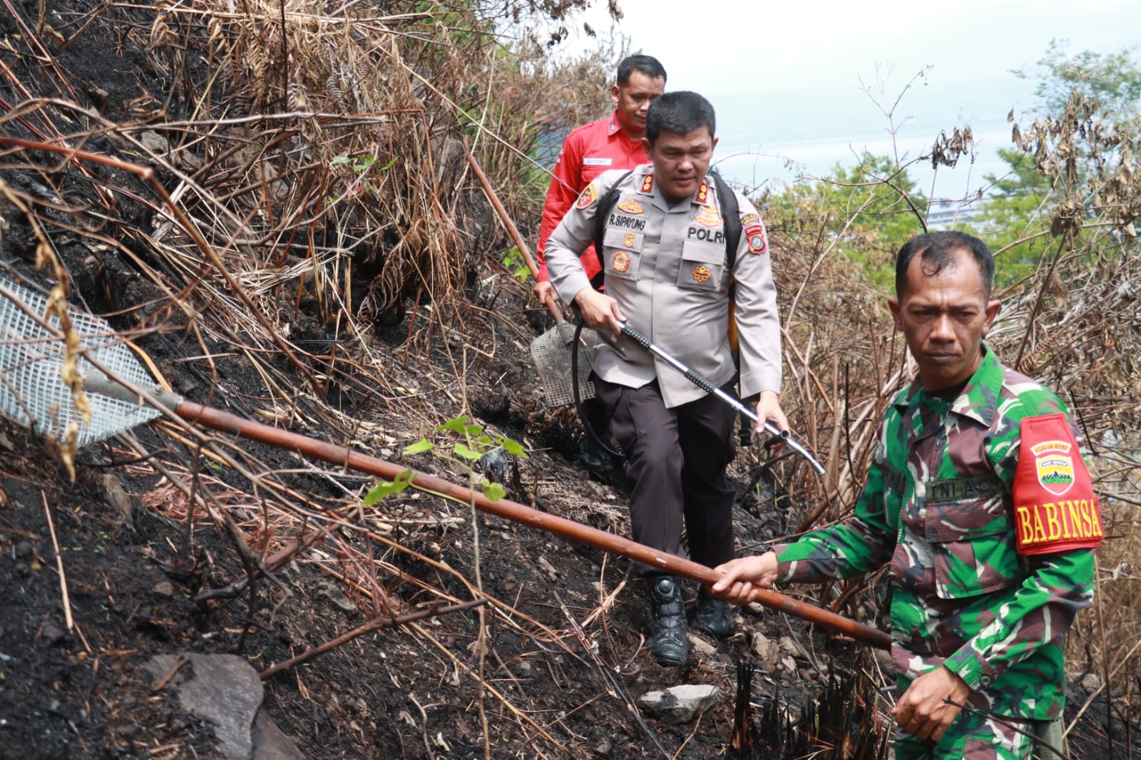 Kapolres Simalungun Patroli Karhutla Dan Tanam Pohon Di Haranggaol