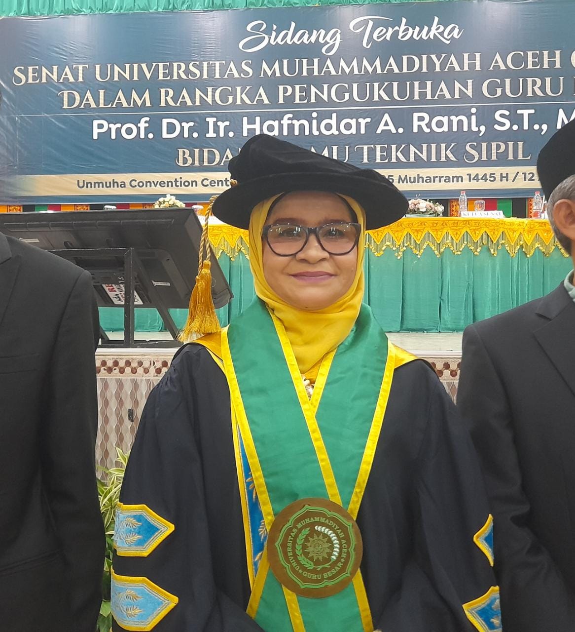 Hafnidar Sah Jadi Profesor Di Unmuha