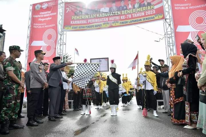 Puluhan Ribu Pelajar Bener Meriah Meriahkan Karnaval HUT Ke-78 RI