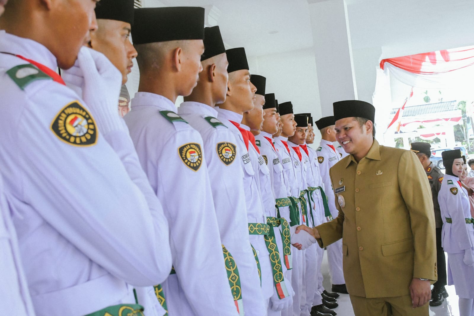 Bupati Kukuhkan Anggota Paskibraka Sergai