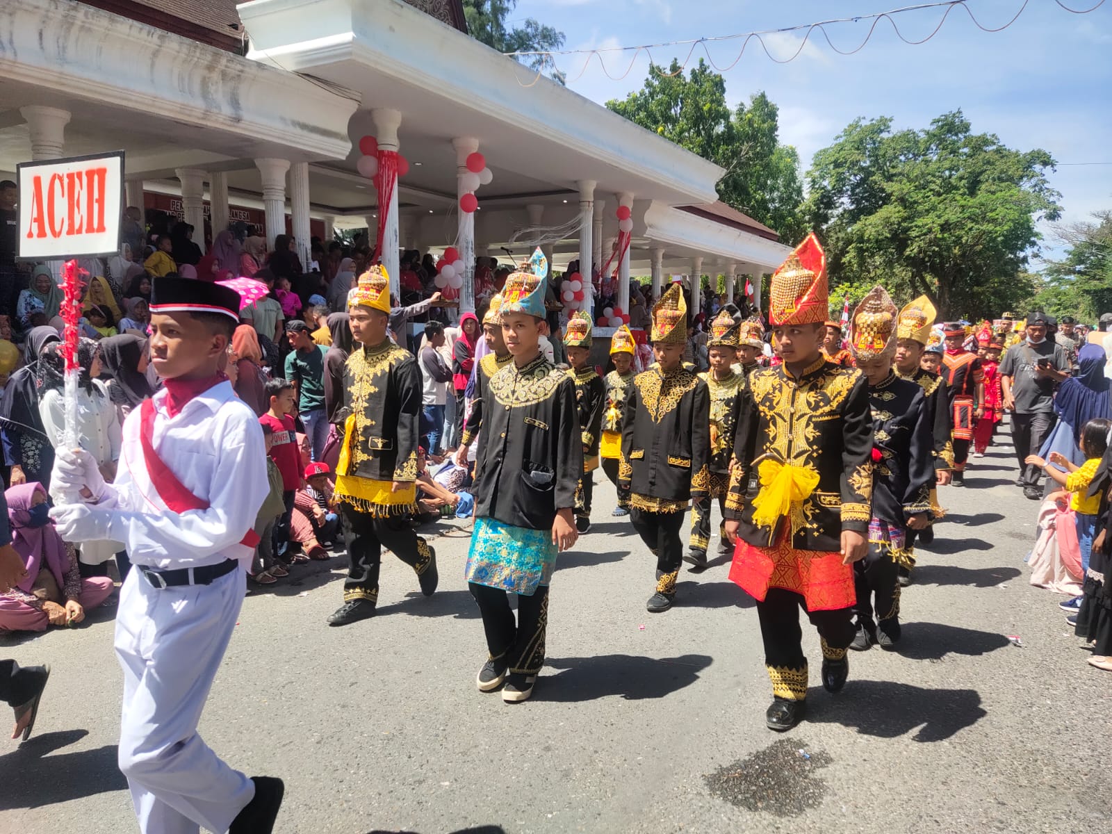 Ribuan Peserta Pawai Alegoris Meriahkan Peringatan HUT RI Di Langsa