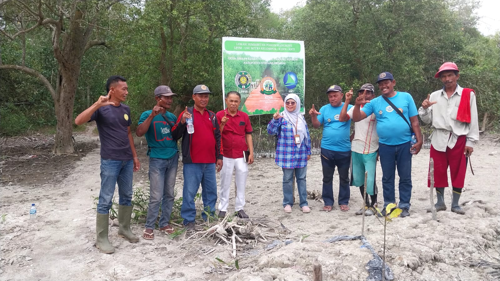 Desa Binaan LPPM USU Lakukan Program Budidaya Lebah Trigona