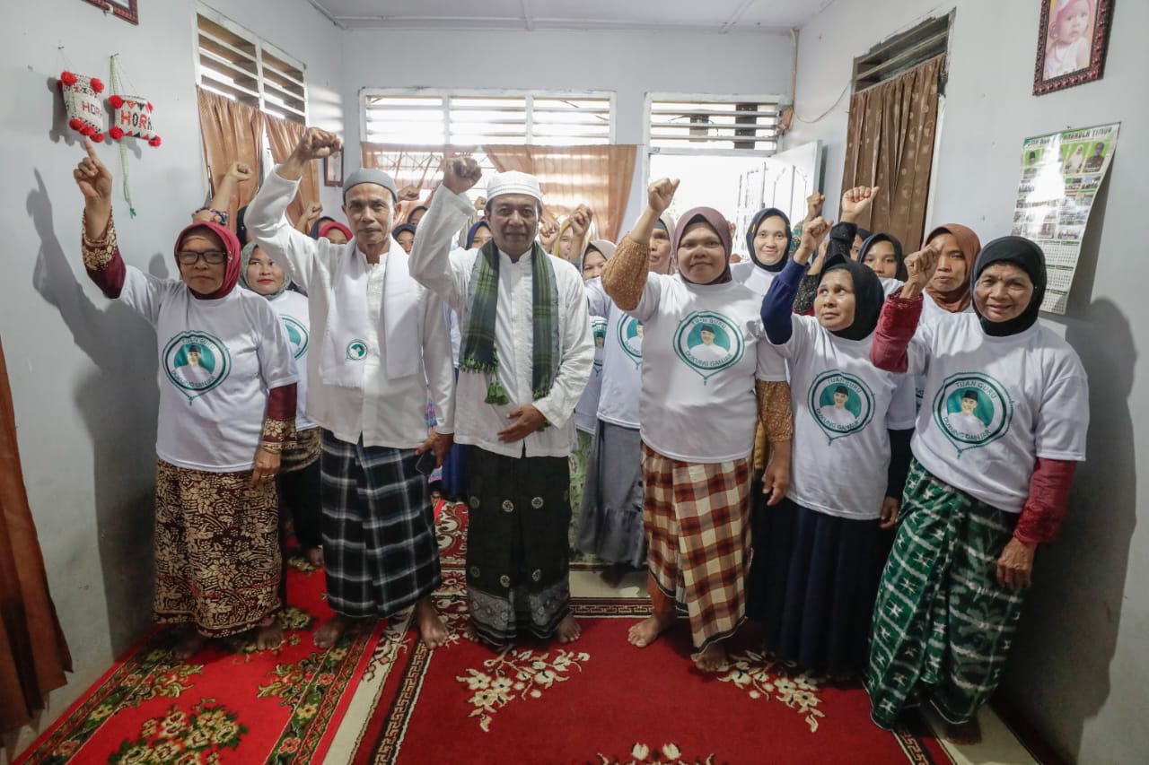 Tuan Guru Ganjar Ajak Ibu-ibu Majelis Taklim Belajar Agama Sambil Kenalkan Ganjar Pranowo