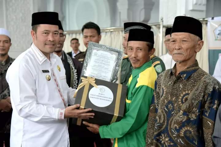 Kampung Meriah Jaya Terbanyak Bayar Zakat