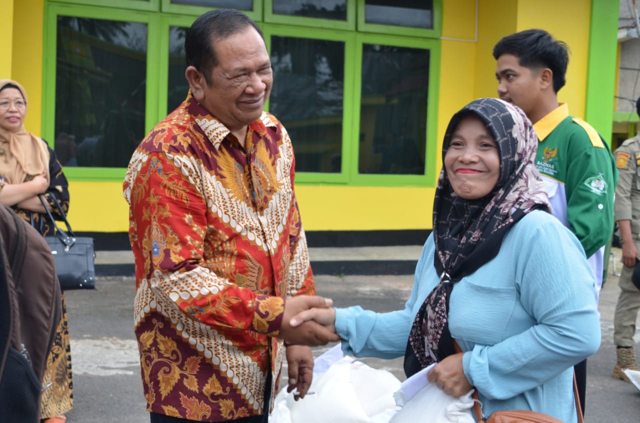 1500 Paket ZIS ASN P.Sidimpuan Disalurkan, Irsan Pamit Ke Warga