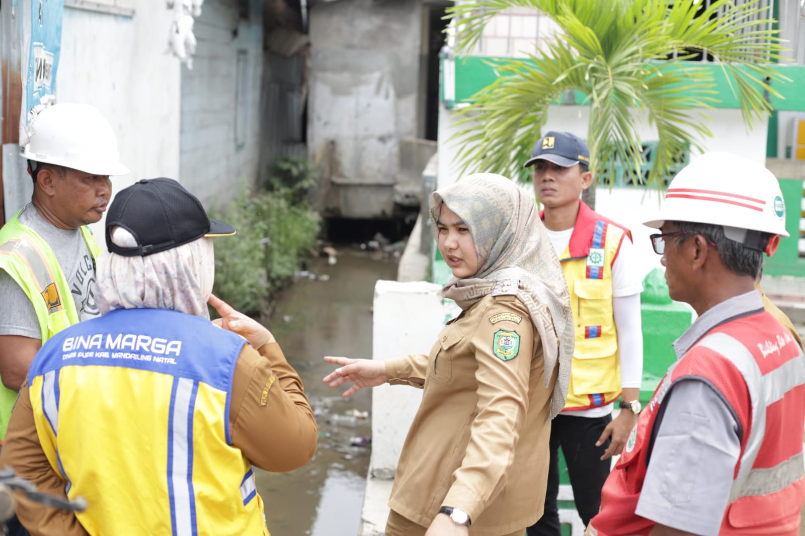 Warga Panyabungan KeluhkanSaluran Irigasi
