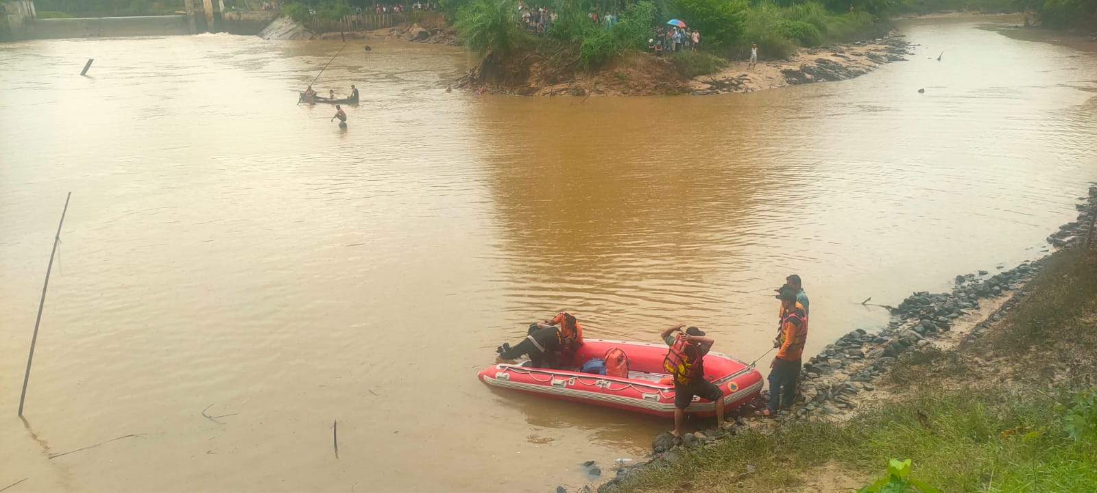 Petugas Kebersihan Tenggelam Di Bendungan Sei Lepan
