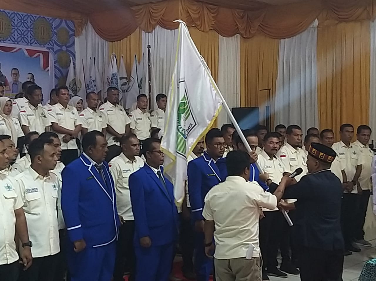 Abu Razak Ambil Sumpah Pengurus KONI Abdya 2023-2027