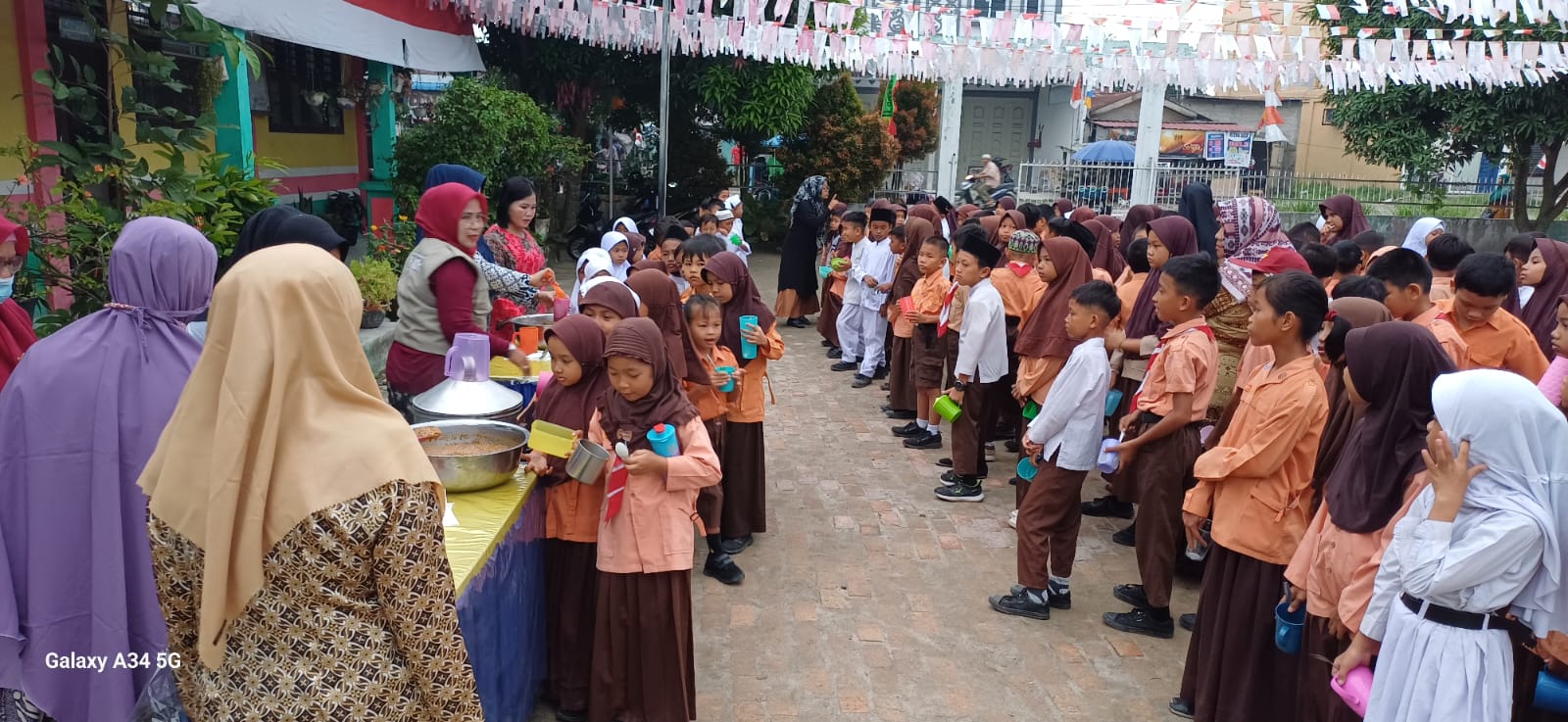 Membentuk Sikap Religius Peserta Didik Dengan Gerakan Jumat Berkah