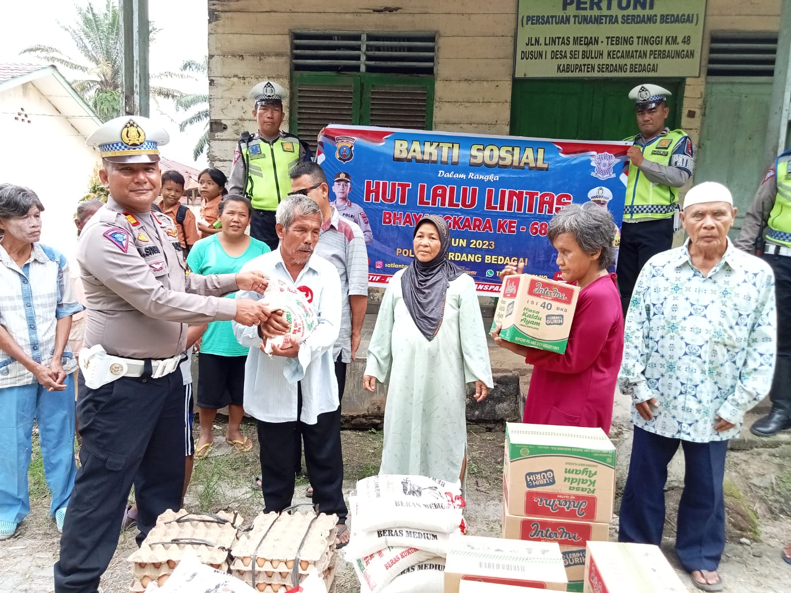 Polantas Sergai Baksos Ke Panti Sosial