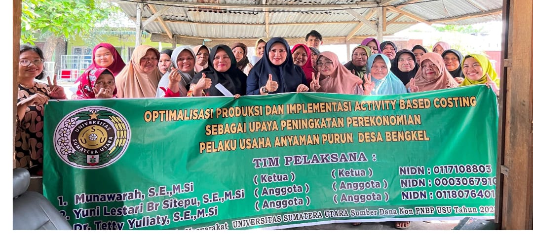 Tim Abdimas FEB USU Ajarkan Optimalisasi Produk Pelaku Usaha Anyaman Di Desa Bengkel