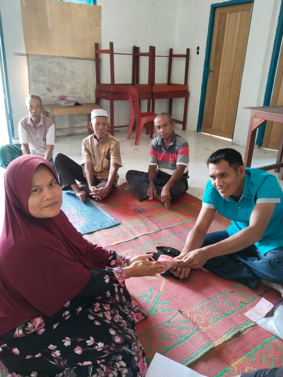 Pemdes Simangambat TB Salurkan BLT Kepada 57 KPM