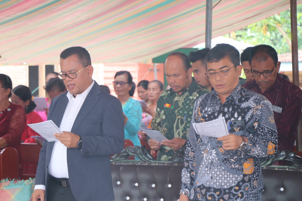 Bupati Toba Hadiri Pesta Pembangunan Rumah Dinas HKBP Maranatha Silamosik