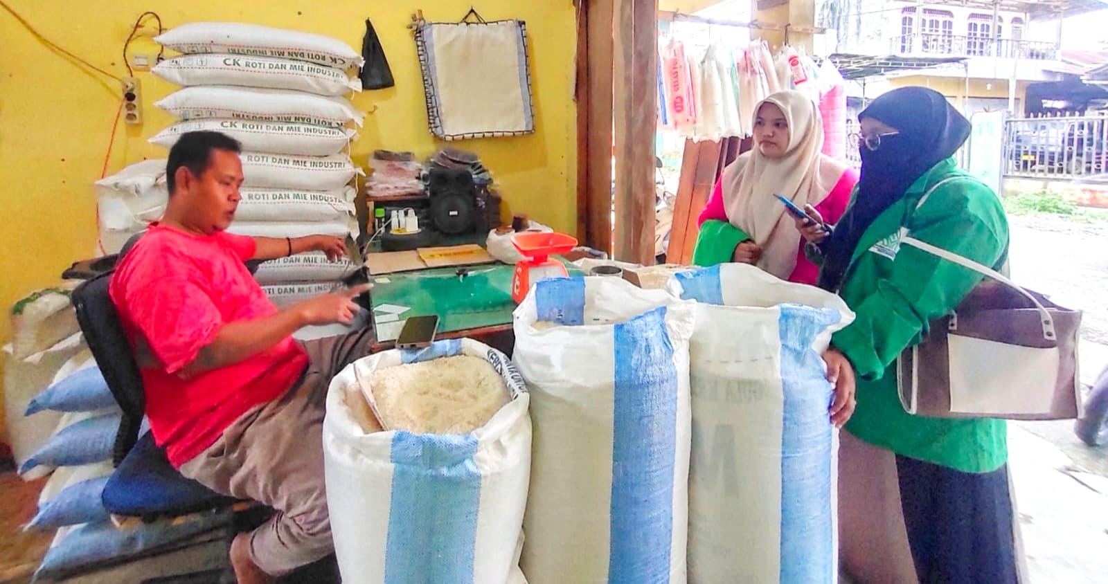 Harga Beras Di P. Sidimpuan Naik, Bawang Merah Dan Cabai Anjlok