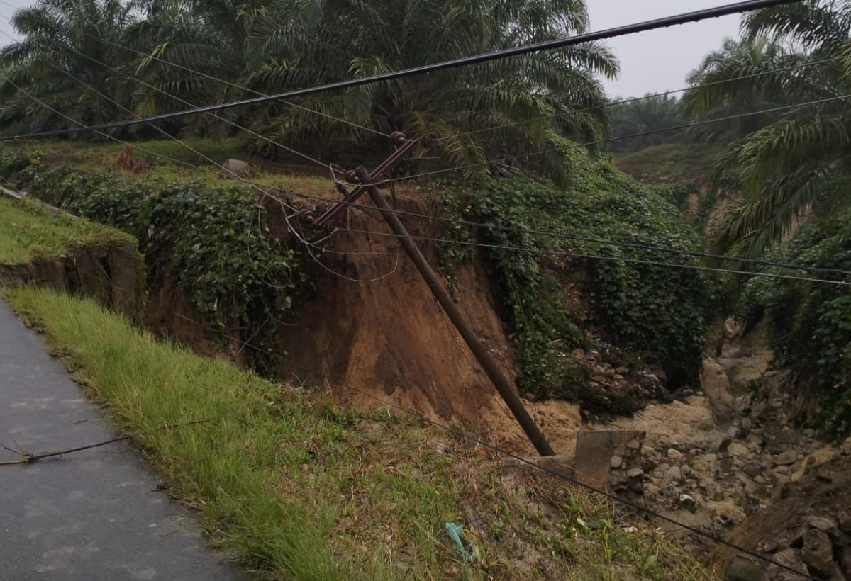 Respon Cepat PLN Pulihkan Gangguan Listrik Akibat Tanah Longsor