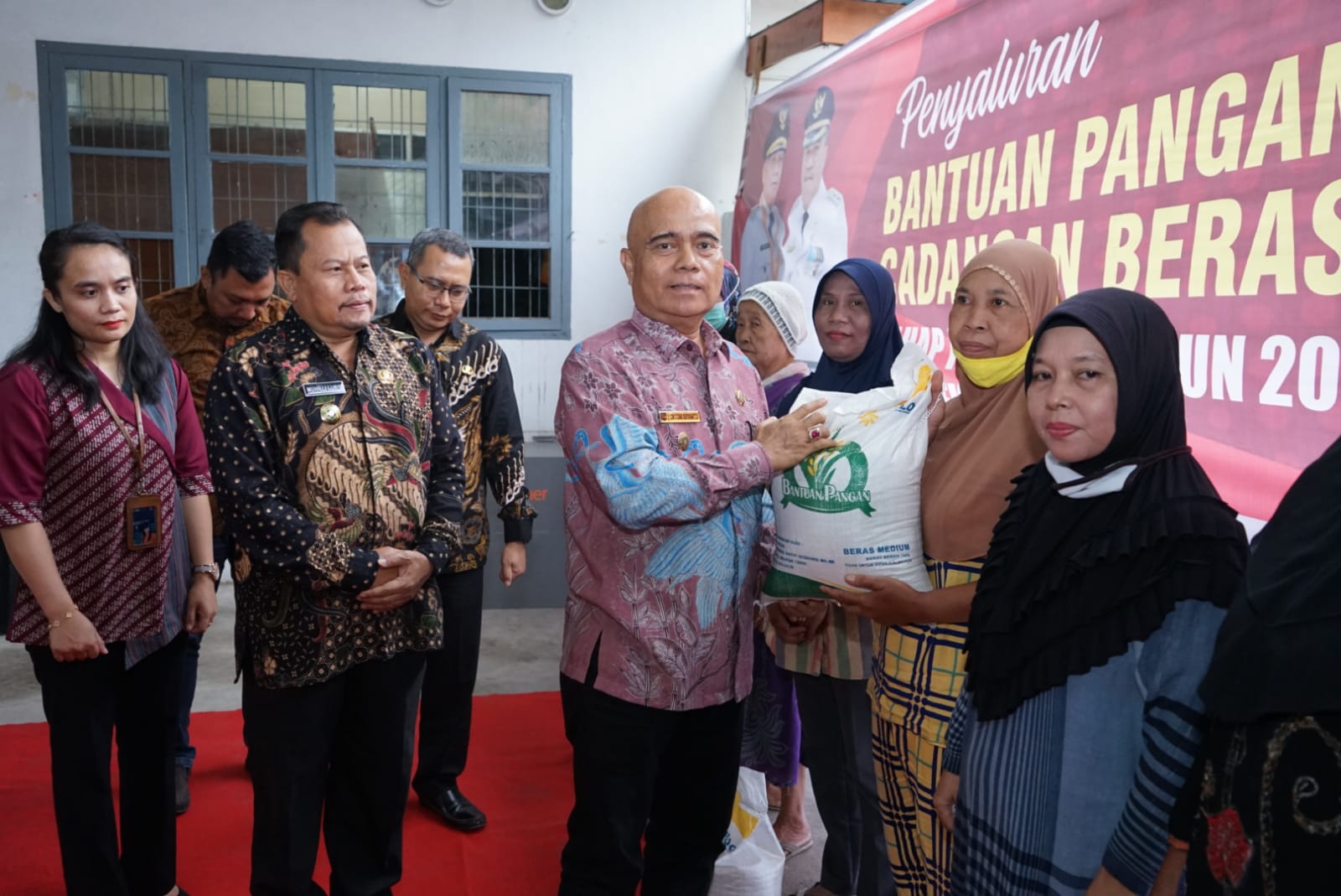 Kantor Pos Kisaran Bagikan Beras 104.582 KPM