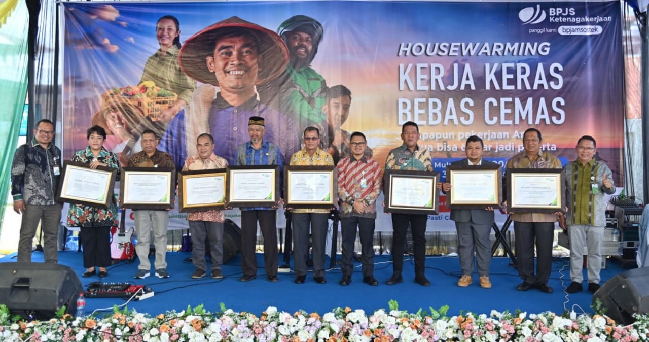 6 Kdh Dapat Penghargaan Dari BPJamsostek P. Sidimpuan