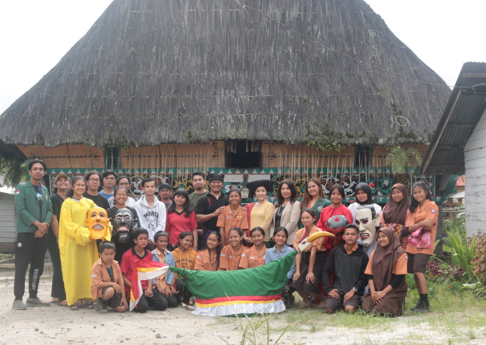 Tim PKM Etnomusikologi USU Latih Masyarakat Lingga Kelola Pagelaran Seni Tradisional