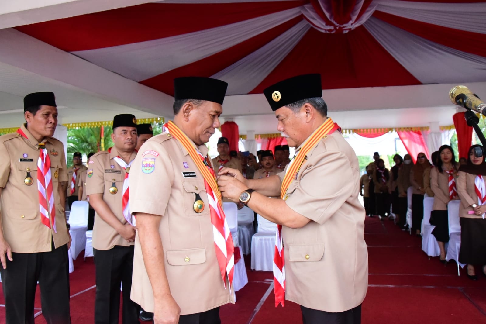 Ashari Tambunan Dianugerahi Lencana Cikal Emas