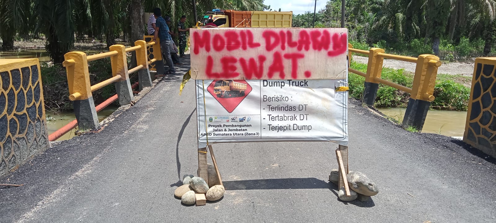 Jembatan Batahan-Sununukan Jebol, Aktivitas Warga Terhenti