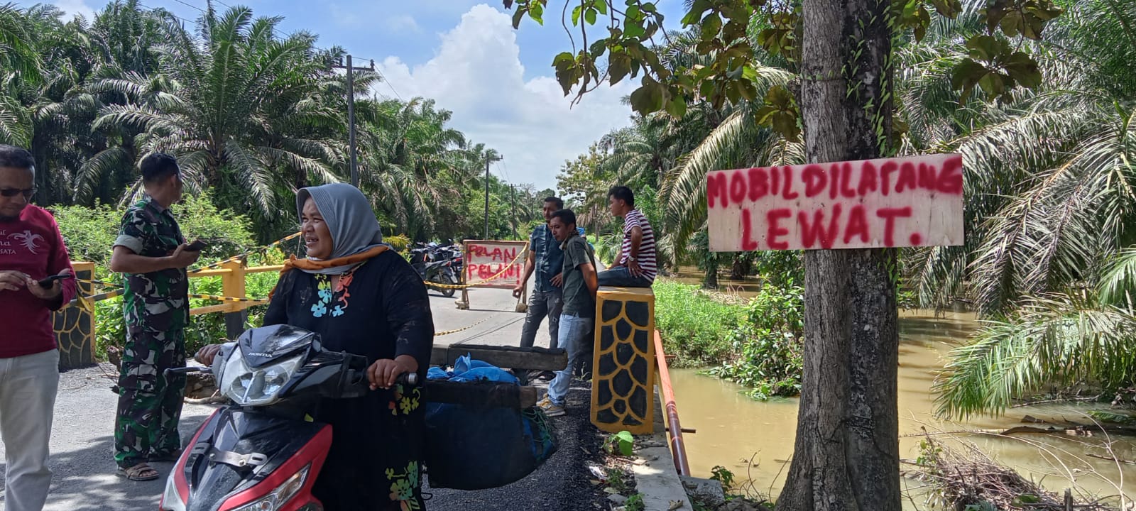 Jembatan Sinunukan-Batahan Jebol Segera Diperbaiki