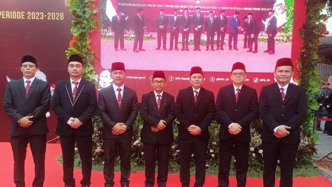 7 Komisioner KPU Sumut Dilantik