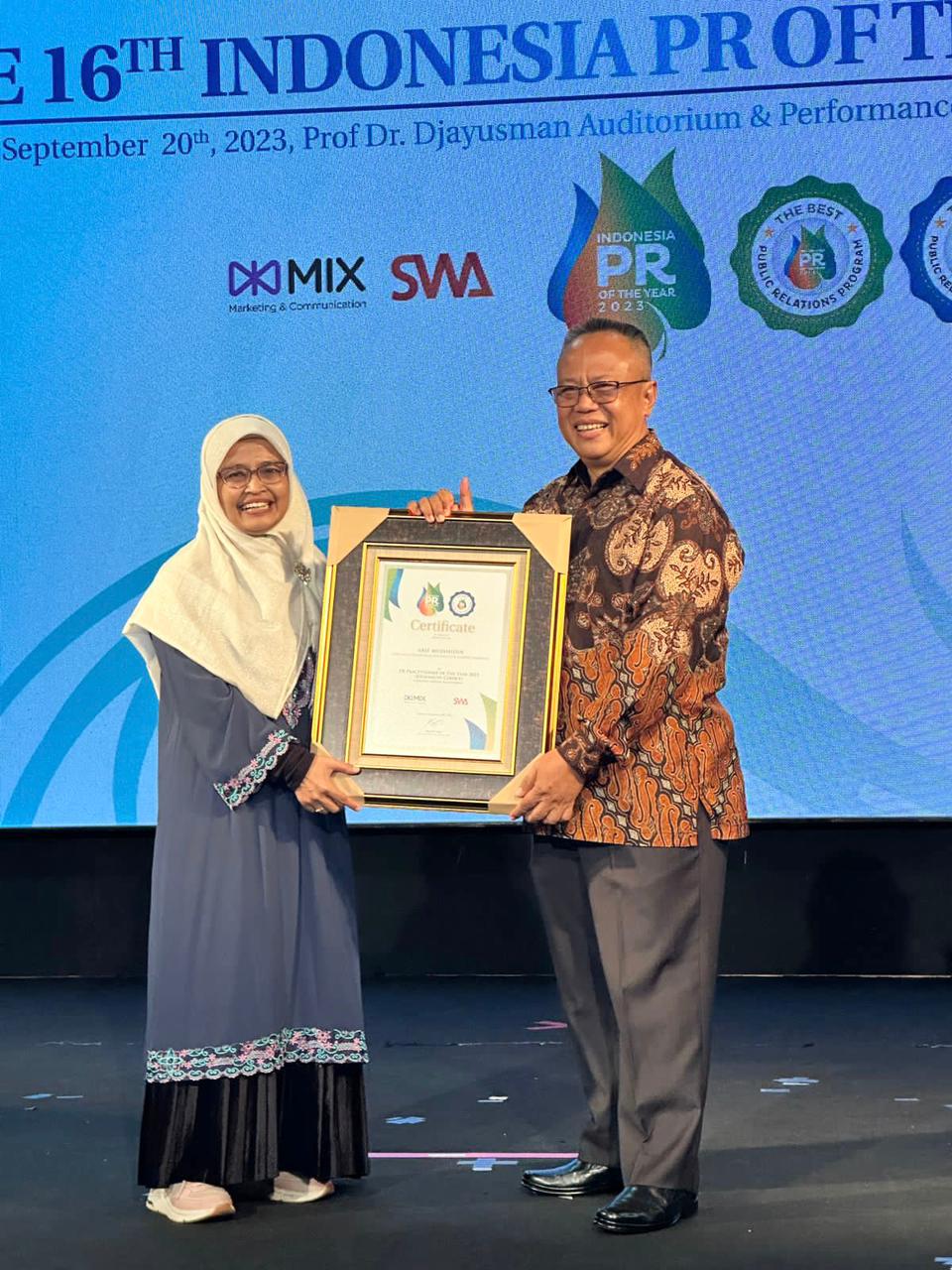 Arif Mujahidin Terima Lifetime Achievement Award Journalist Choice
