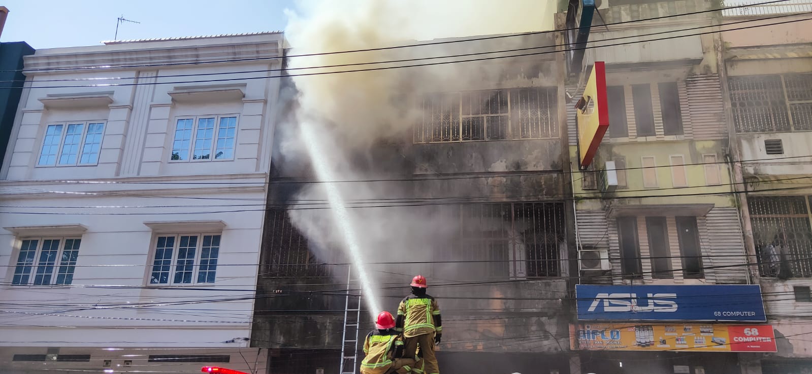 Ruko Di Jl. Wahidin Terbakar, 1 Tewas