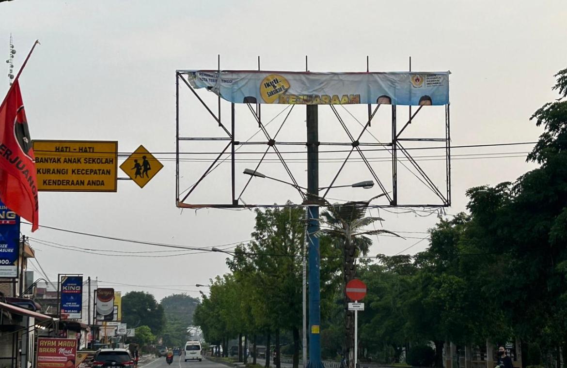 HM Husni Kecam Pencopotan Baliho Dirinya