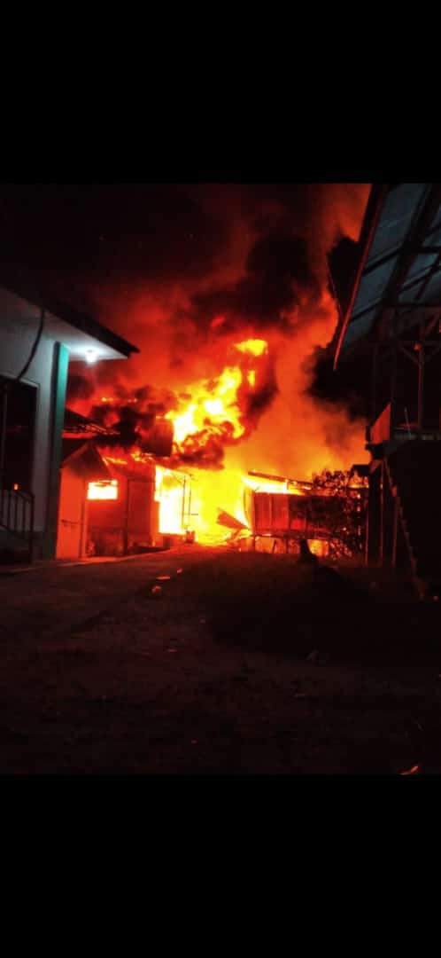 Di Langsa, Tiga Rumah Kayu Ludes Dilalap Api