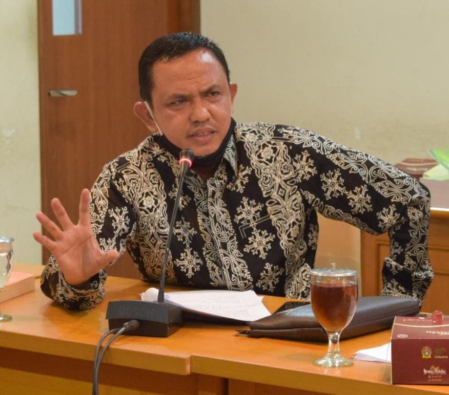 Emosi Galian C Tanpa Izin Terus Beroperasi, Abdul Rahim Siregar Pukul Meja