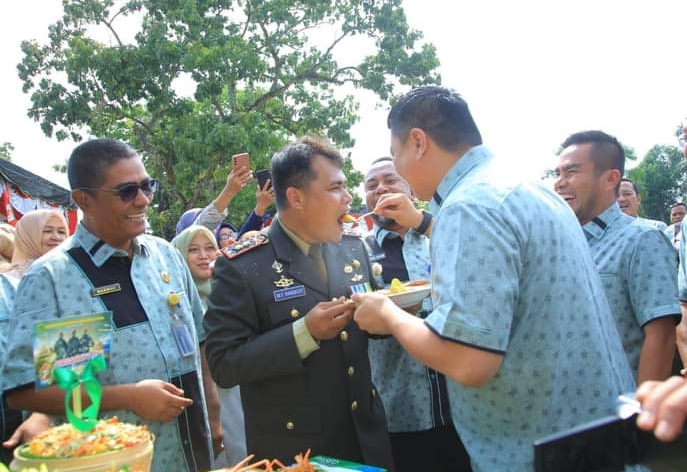 Bupati Labura "Suap" Dandim Labuhanbatu Pada HUT TNI