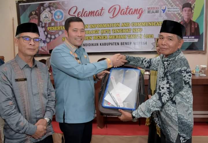 Pj. Bupati Drs. Haili Yoga, M.Si: Implementasikan Pelatihan ICT