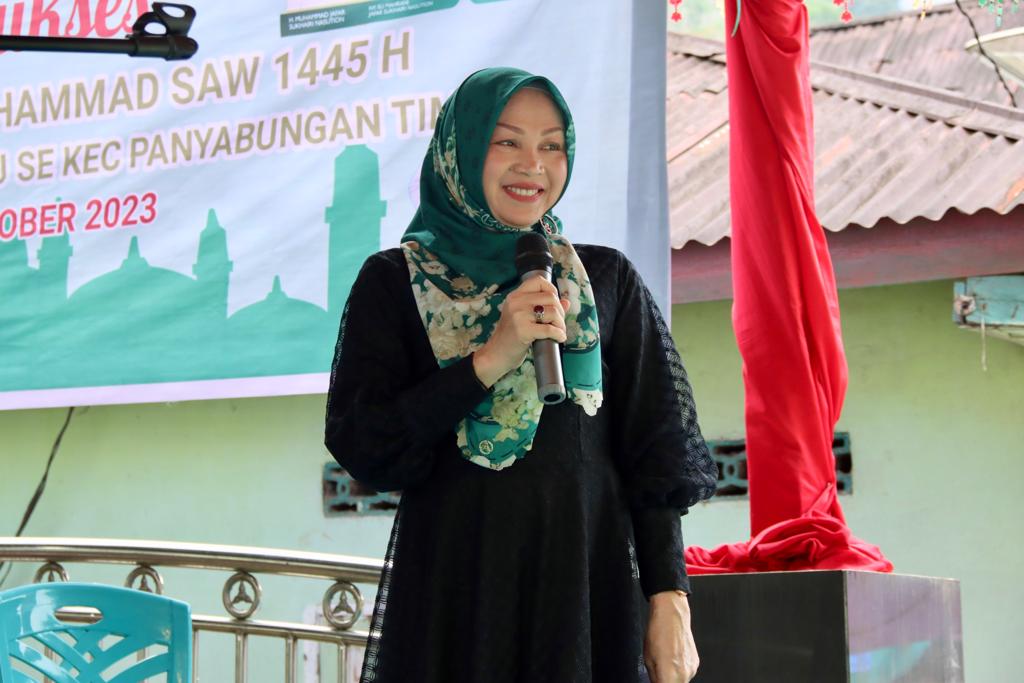 Elli Mahrani Kunjungi Sirangkap, Disebut "Kampung Alquran"