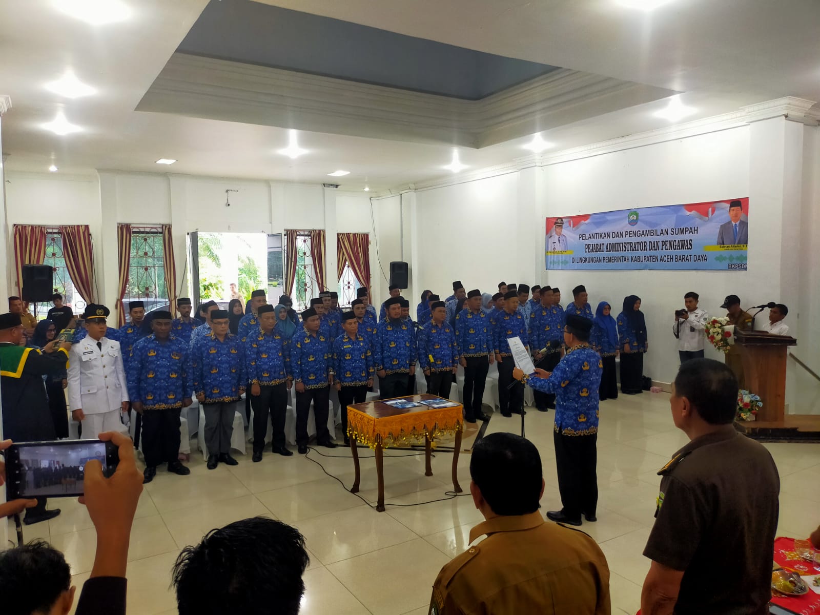 Sekda Abdya Ambil Sumpah Puluhan Pejabat
