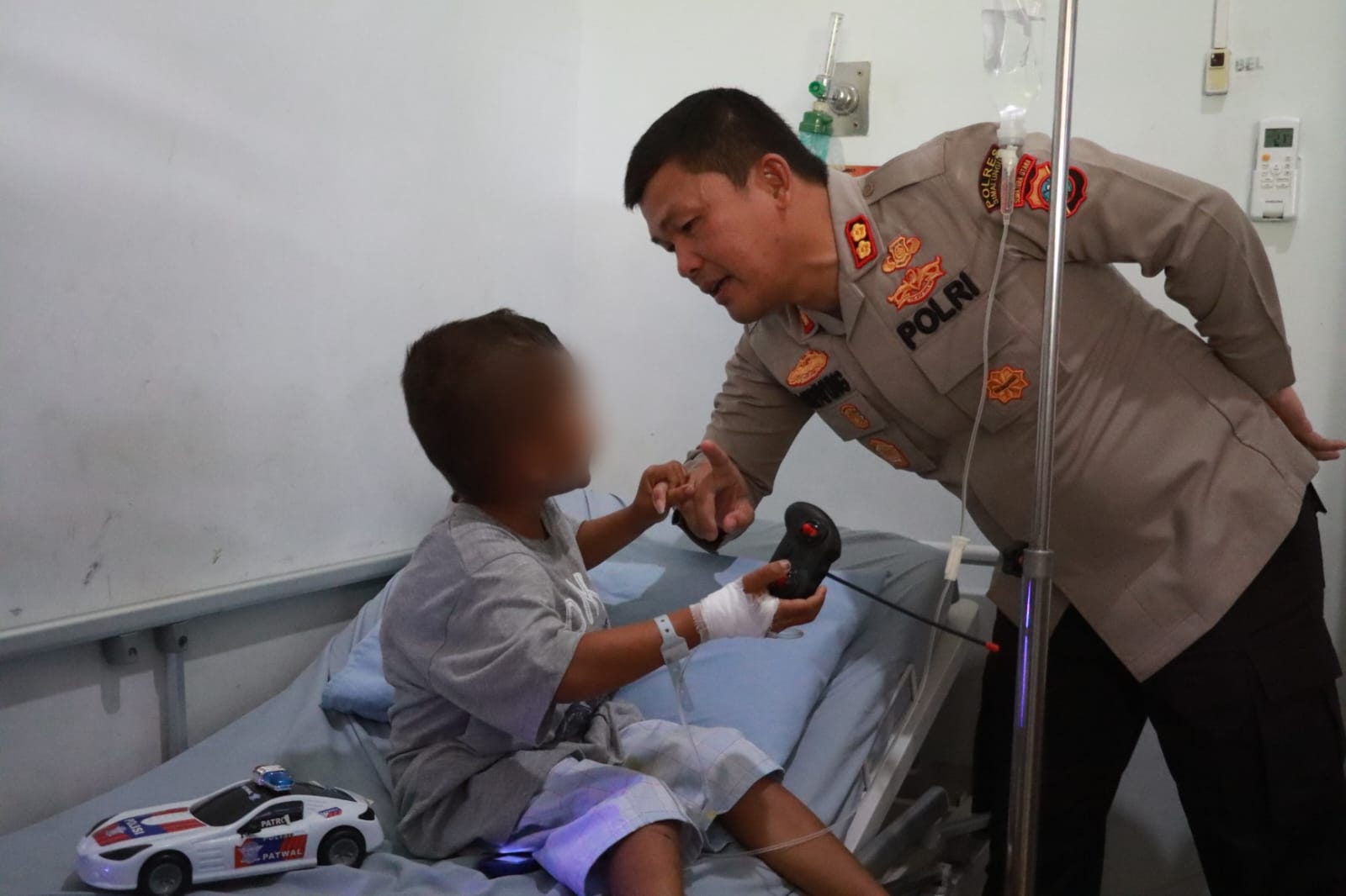 Bocah Malang Yang Disetrika Tantenya Mulai Ceria Kembali