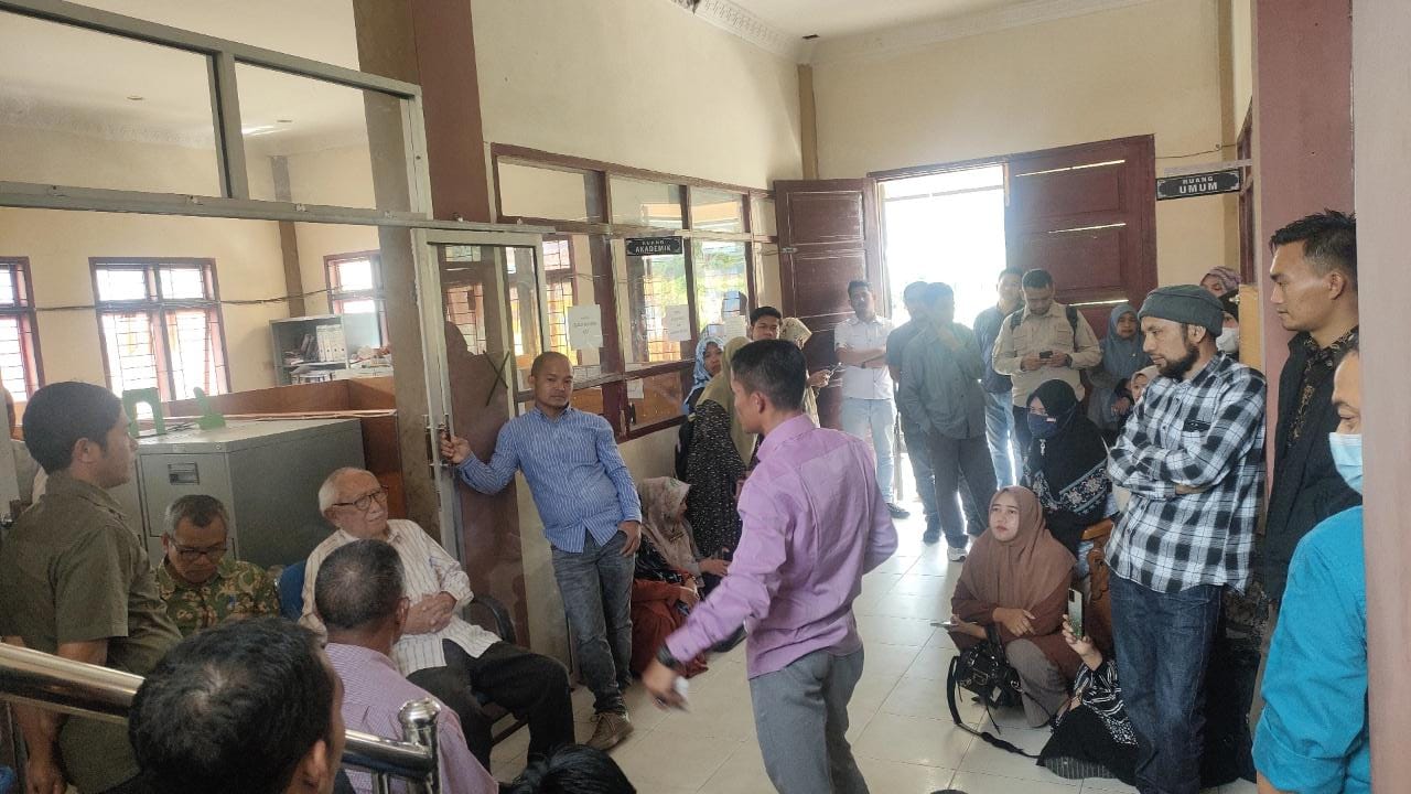UGP Nonaktifkan 31 Dosen, Rektor: Hak Yayasan